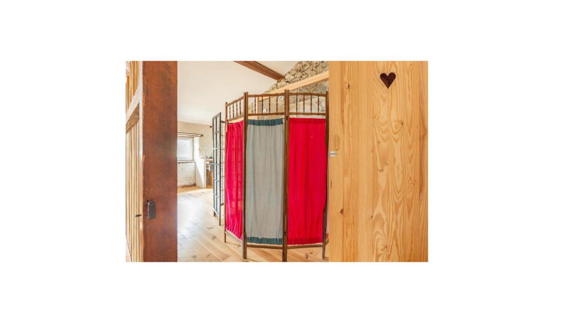 Chambre Triple Deluxe - Gite De La Louve Fougax-et-Barrineuf Eksteriør billede